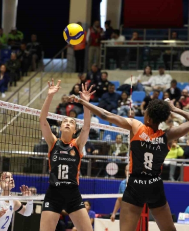 Eczacıbaşı Dynavit, Aydın deplasmanında set vermedi