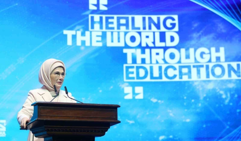 Emine Erdoğan: "İnsanlığın bilimsel ilerleyişinde yepyeni bir çığır açan yapay zeka bir savaş suçlusuna dönüştü"