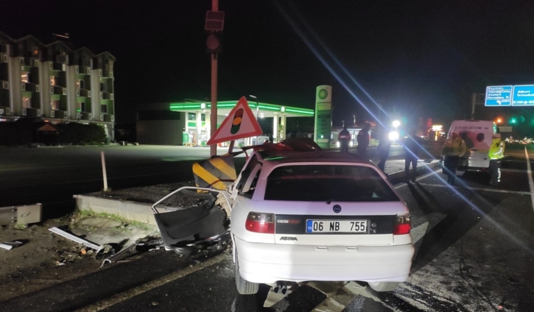 Marmaraereğlisi’nde otomobil refüje çarptı: 1 kişi hayatını kaybetti