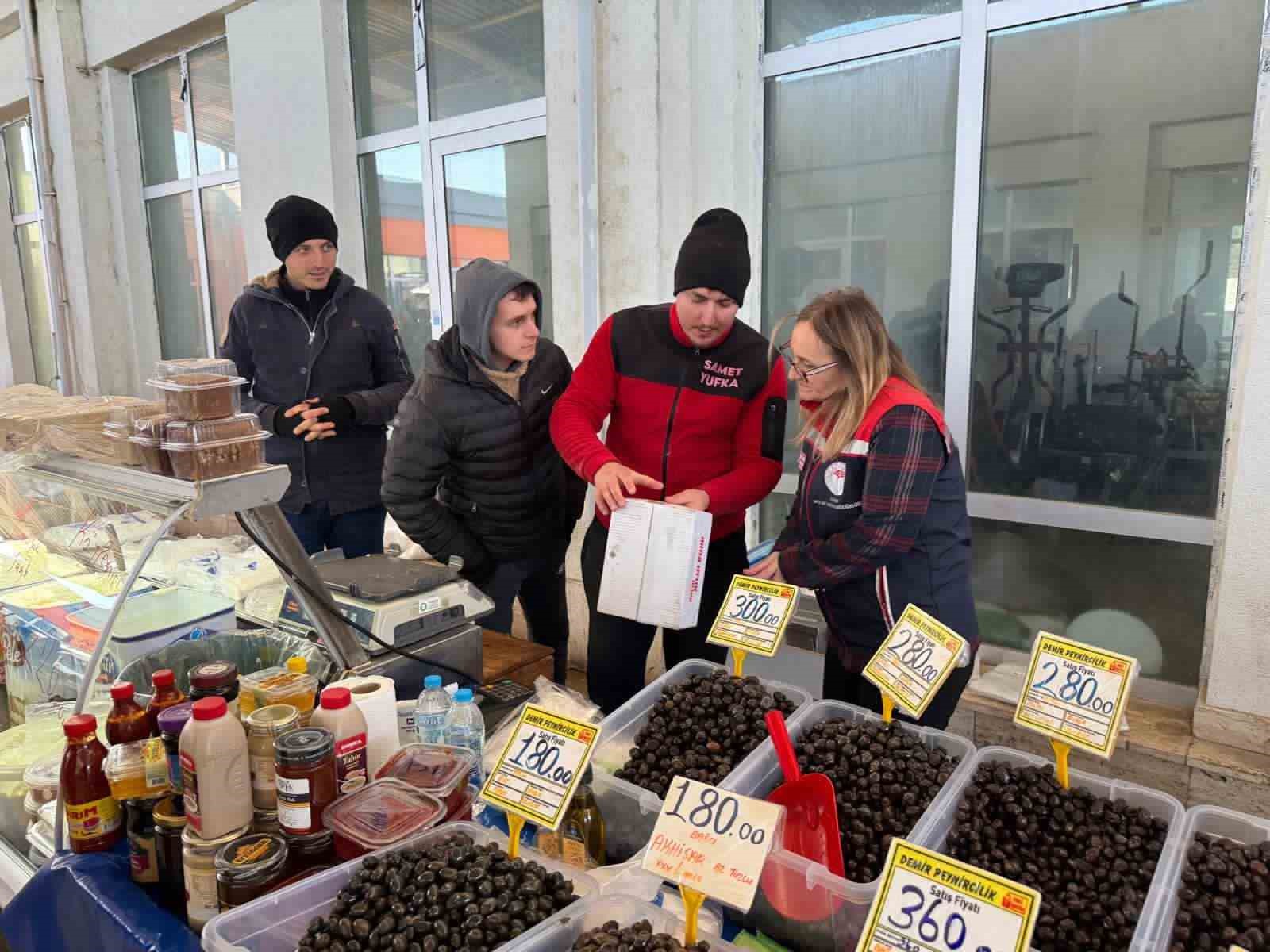 Edirne’de pazar yerinde gıdalar ve fiyatlar kontrol edildi