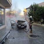 Babaeski’de otomobil cayır cayır yandı
