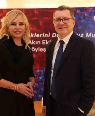 "Renklerini Duydunuz mu?" kitabının imza günü Galeri Deniz’de gerçekleşti