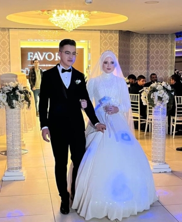 Sosyal medyada gündem olan çift dünyaevine girdi