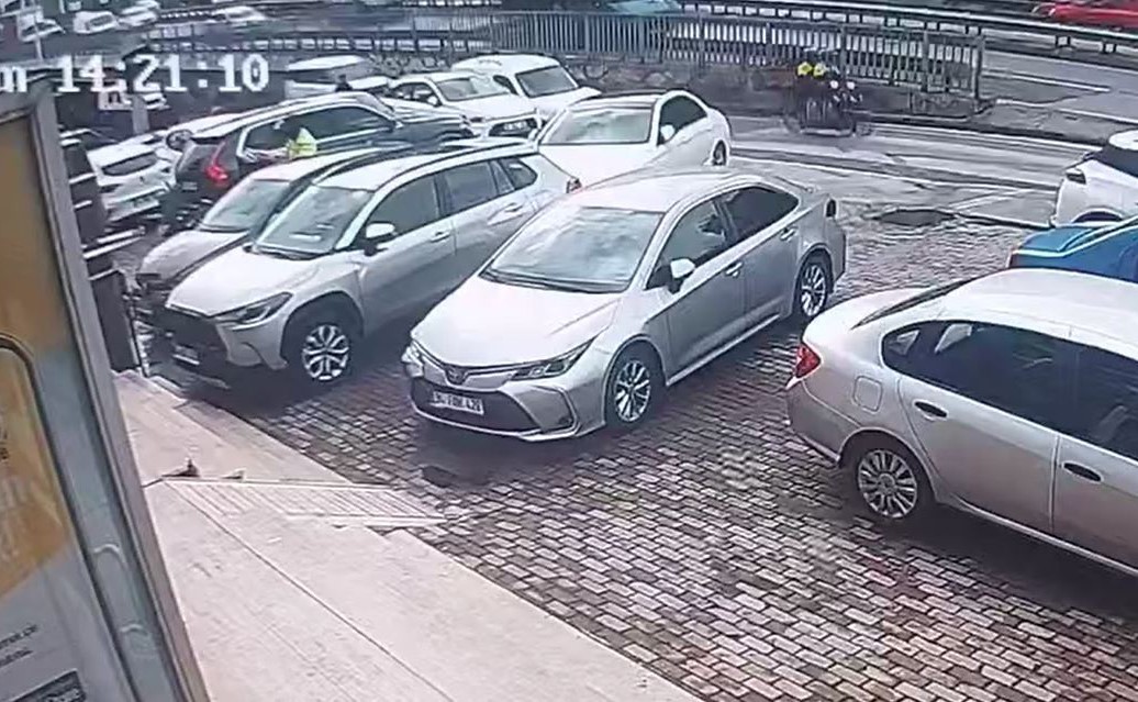 Başakşehir’de ödedikleri borcu, silahla gasp etmeye çalıştılar