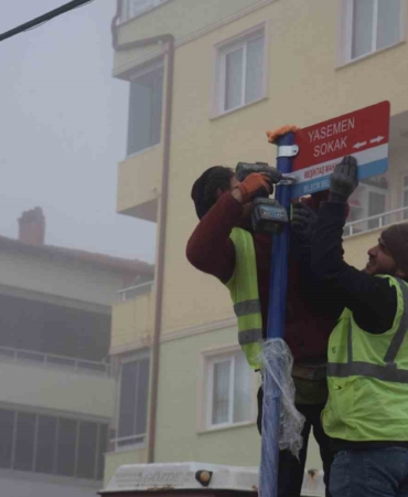 Bilecik’te cadde ve sokak tabelaları yenileniyor