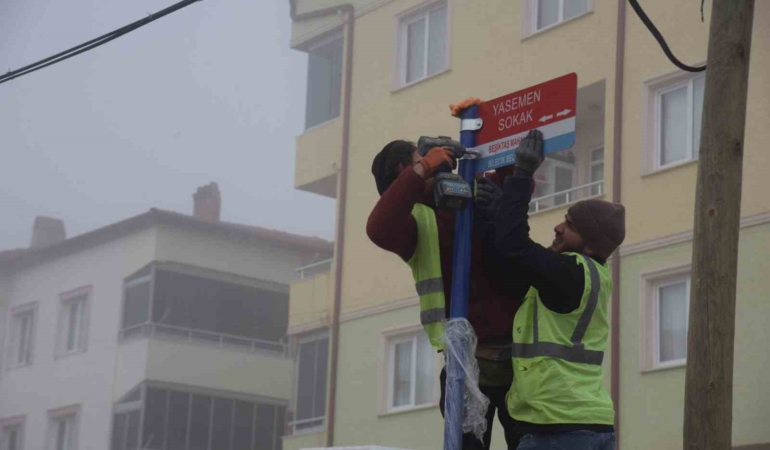 Bilecik’te cadde ve sokak tabelaları yenileniyor