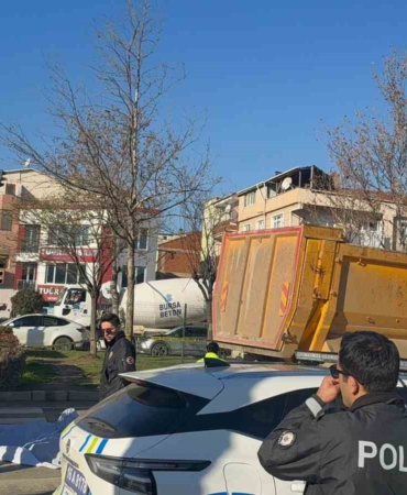 Gemlik’te bisiklet sürücüsü kamyonun altında kalarak hayatını kaybetti