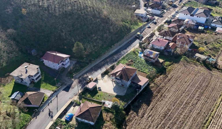 Akyazı’da altyapı bitti, asfalt serimi başladı