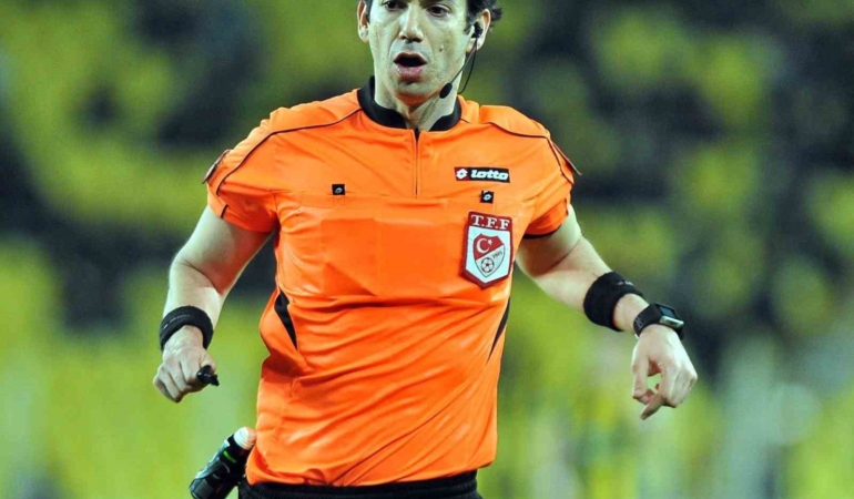 Galatasaray – Samsunspor maçının VAR’ı Onur Özütoprak oldu