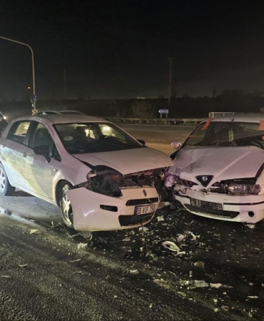 Kırmızı ışık ihlali kazaya neden oldu: 2 yaralı