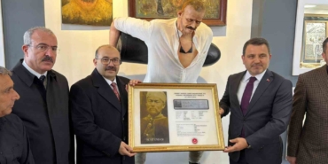 Koca Seyit’in künye defteri ve gençlik fotoğrafı ortaya çıktı