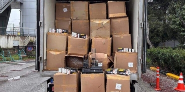 Ahırı, kaçak tütün deposuna çevirmiş