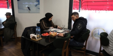 Kartepe’de yeni evli çiftlere ilk yıl jesti