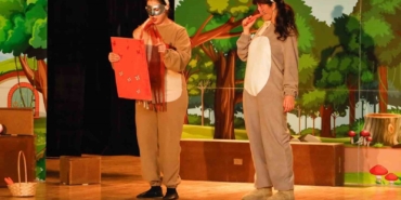 Körfez’de minik öğrenciler "Haylaz Tavşan" oyunuyla eğlendi