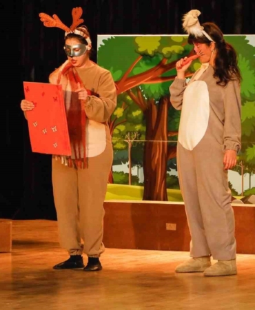 Körfez’de minik öğrenciler "Haylaz Tavşan" oyunuyla eğlendi