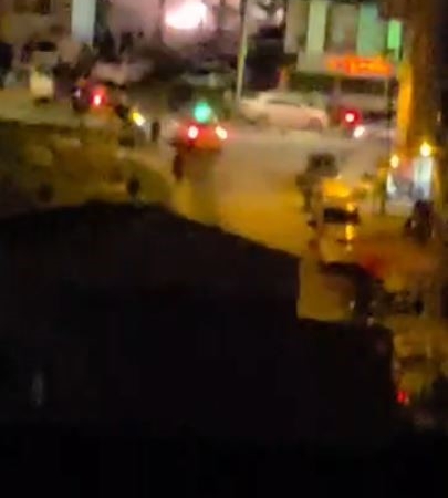 Arnavutköy’de elektrik kabloları patlayarak yandı