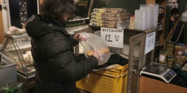 Bayat ekmek fiyatına sıcak ekmek: Mahalle esnafından emsal davranış