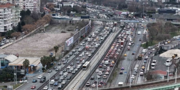 İstanbul’da ara tatilin başlamasıyla trafik yoğunluğu yüzde 85’e ulaştı