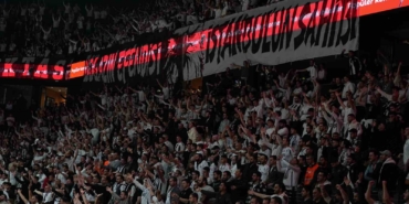 Beşiktaş - Fenerbahçe derbisine tribün olayları nedeniyle ara verildi