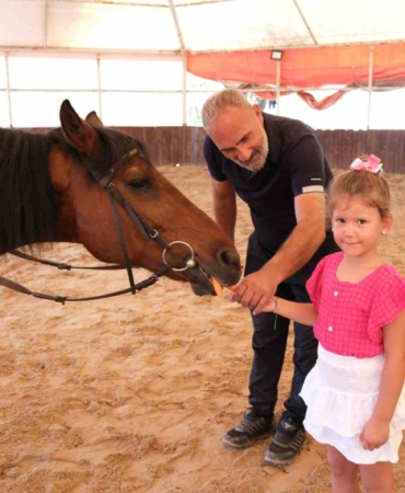6 bin 789 çocuğa binicilik eğitimi ile at sevgisi aşılandı