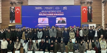 Biruni Üniversitesi, YÖK’ün ‘Bilim Kafe’ etkinlikleriyle 6 ilde gençlerle buluştu