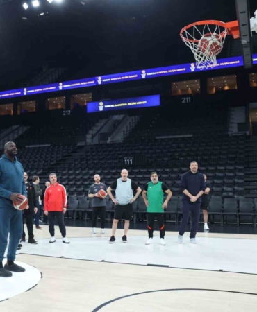 Cumhurbaşkanı Erdoğan, Shaquille O’Neal ile basketbol oynadı