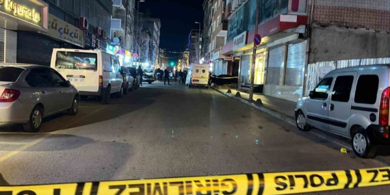 Küçükçekmece’de sokak ortasında silahlı saldırı: 2 ölü, 1 yaralı