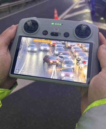 Ümraniye’de dron destekli denetimlerde 12 araca 14 bin TL ceza kesildi