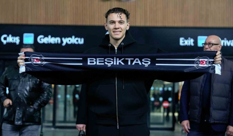 Beşiktaş’ın yeni transferi Kristjan Asllani, İstanbul’a geldi