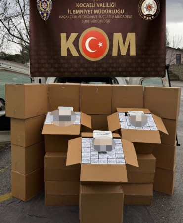 TEM Otoyolu’nda durdurulan araçta 300 bin adet makaron ele geçirildi