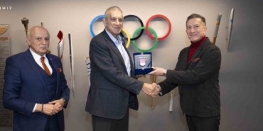 TMOK Anma ve Onurlandırma Komisyonu’ndan, Jülide Sonat’a ödül