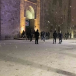 Bursa’da yılın ilk sabah namazı kar altında Ulucami’de kılındı