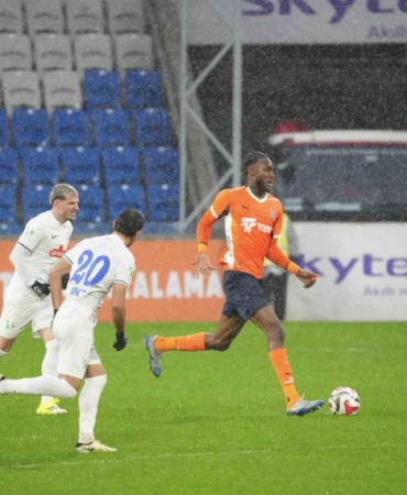 Trendyol Süper Lig: RAMS Başakşehir: 2 - Çaykur Rizespor: 2 (Maç sonucu)