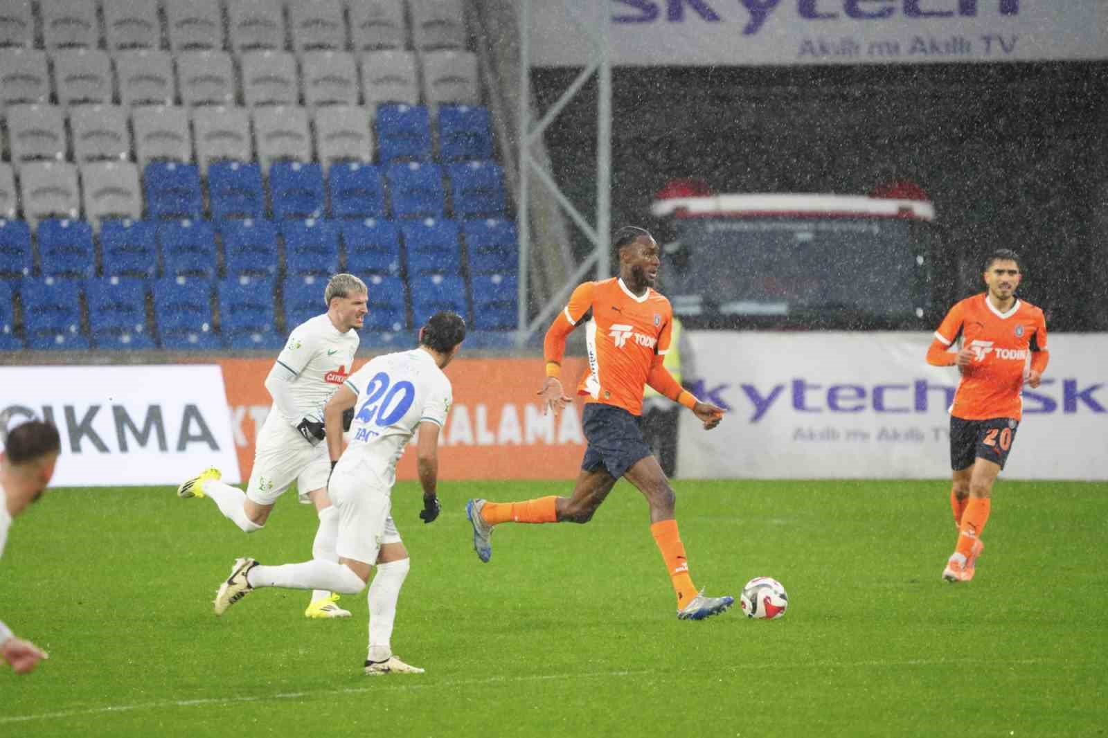 Trendyol Süper Lig: RAMS Başakşehir: 2 - Çaykur Rizespor: 2 (Maç sonucu)
