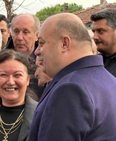 Cenazede dikkat çeken rahatlık: Başkanın kahkahaları tepki çekti