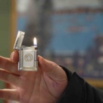 Servet değerindeki çakmaklar görenlerin ilgisini çekiyor