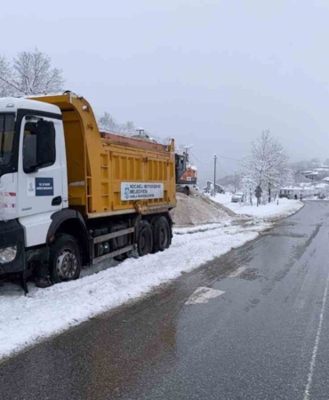 İzmit-Kandıra yolunda kar mesaisi