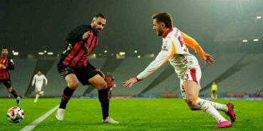 Trendyol Süper Lig: Fatih Karagümrük: 1 - Galatasaray: 1 (İlk yarı)