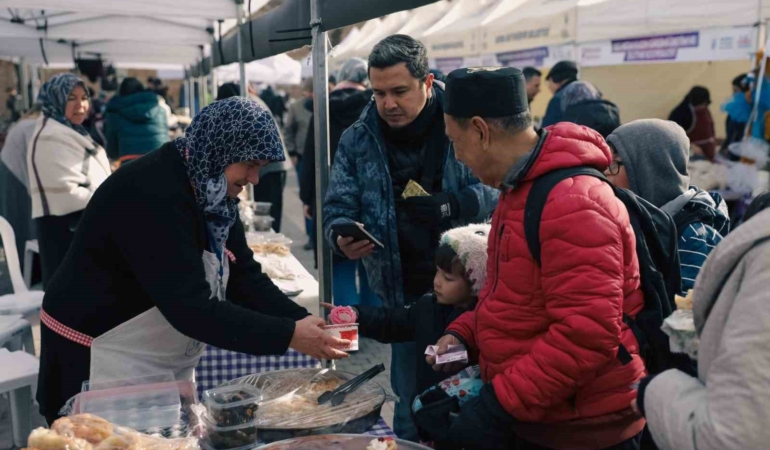 "Meydan Kadınların" dayanışma pazarına büyük ilgi