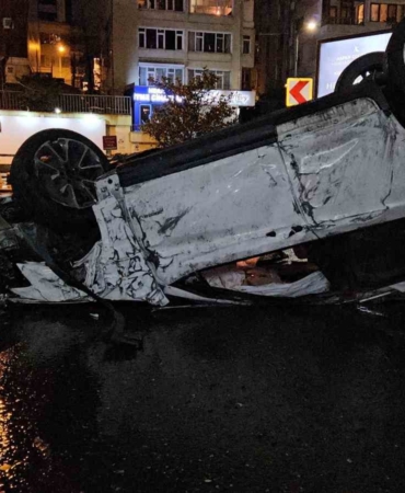 Beşiktaş’ta alkollü sürücü ortalığı birbirine kattı: 2 yaralı