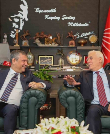 Bursa Büyükşehir Belediye Başkanı Bozbey’den Genel Başkan Özel’e ziyaret