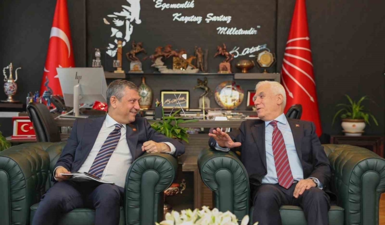 Bursa Büyükşehir Belediye Başkanı Bozbey’den Genel Başkan Özel’e ziyaret