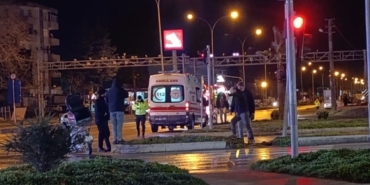 Sakarya’da otomobil ile motosiklet çarpıştı: 2 yaralı