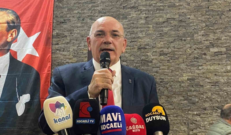 Kocaeli Esnaf ve Sanatkarlar Odası’nda Kadir Durmuş güven tazeledi