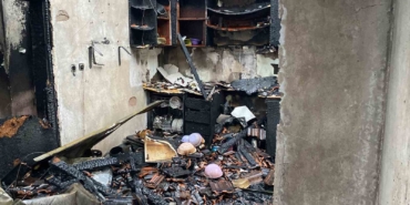 Kocaeli’yi fırtına vurdu: Evlerin çatıları uçtu, vatandaş tenteyle birlikte savruldu