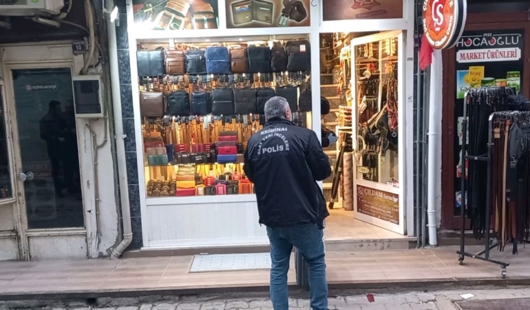 Edirne’de şüpheli rahat tavırlarıyla 3 iş yerini soydu
