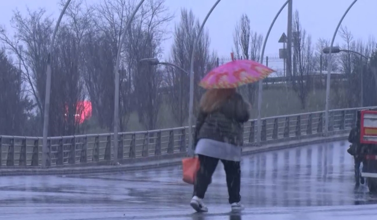 Bağcılar’da kar yağışı başladı