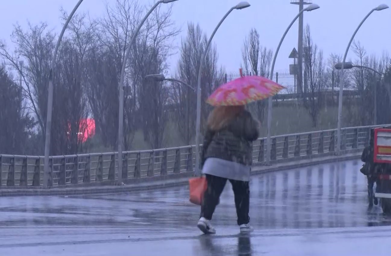 Bağcılar’da kar yağışı başladı