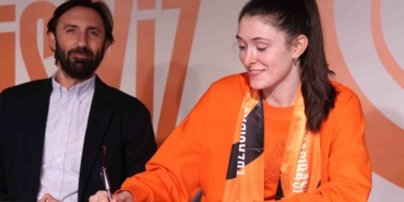 Eczacıbaşı Dynavit, Dana Rettke ile sözleşme yeniledi