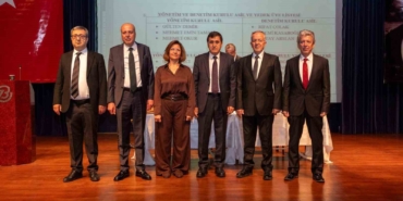 Buttim’de bayrak değişimi